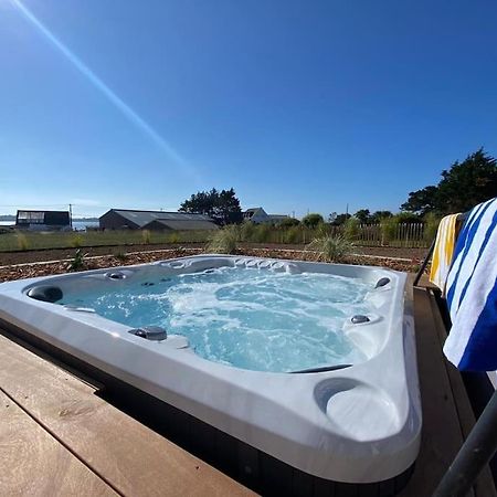 Villa Neuve Pour 6 Personnes Avec Spa Carantec Exterior photo