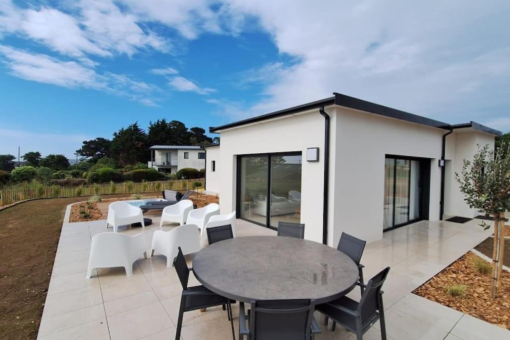 Villa Neuve Pour 6 Personnes Avec Spa Carantec Exterior photo