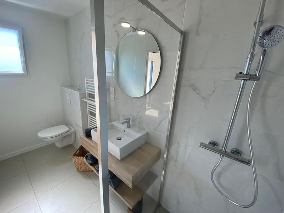 Villa Neuve Pour 6 Personnes Avec Spa Carantec Exterior photo