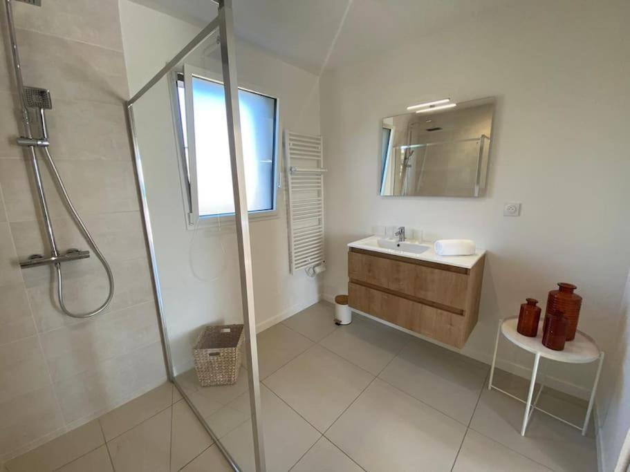 Villa Neuve Pour 6 Personnes Avec Spa Carantec Exterior photo