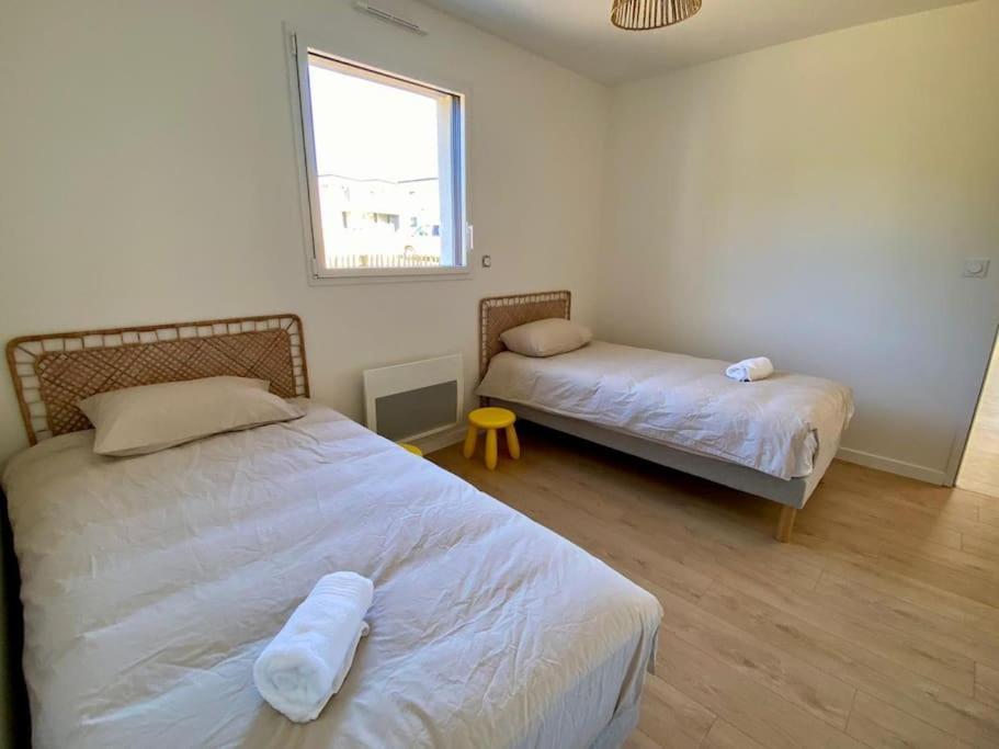 Villa Neuve Pour 6 Personnes Avec Spa Carantec Exterior photo