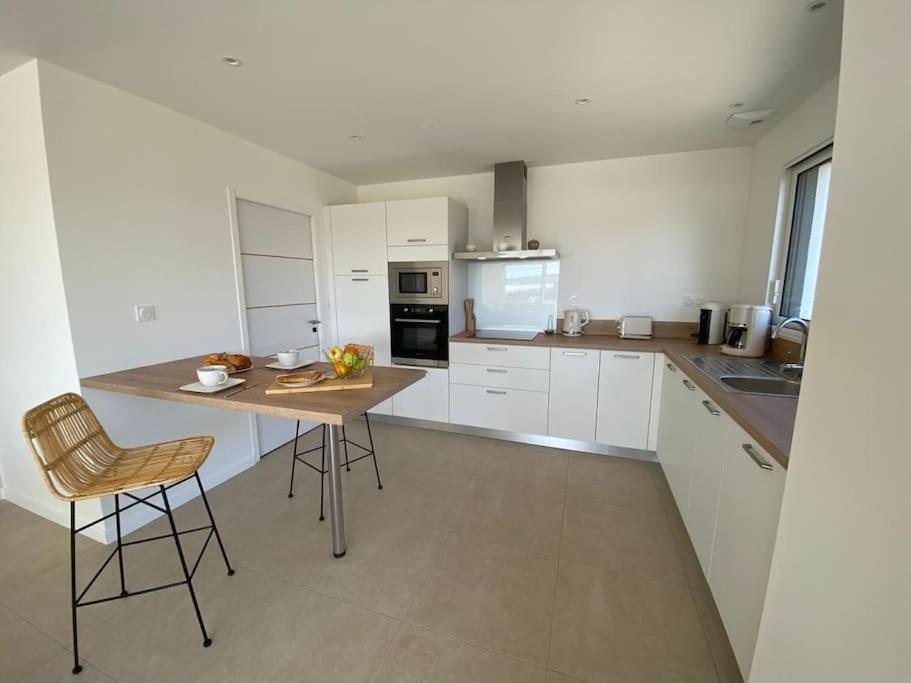 Villa Neuve Pour 6 Personnes Avec Spa Carantec Exterior photo