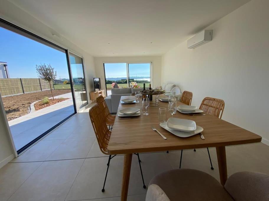Villa Neuve Pour 6 Personnes Avec Spa Carantec Exterior photo