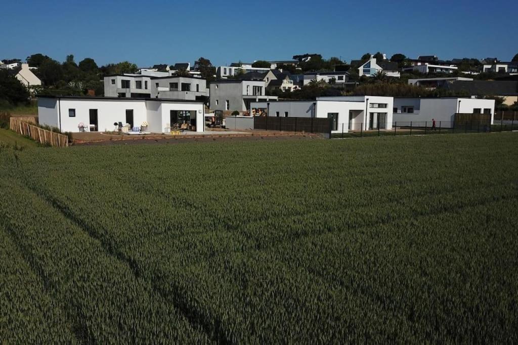 Villa Neuve Pour 6 Personnes Avec Spa Carantec Exterior photo